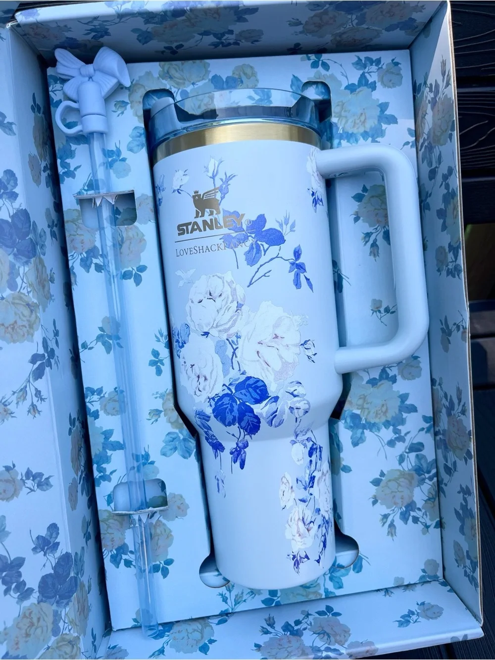 Stanley Blue Floral 40oz Cup - Picture 4 of 8
